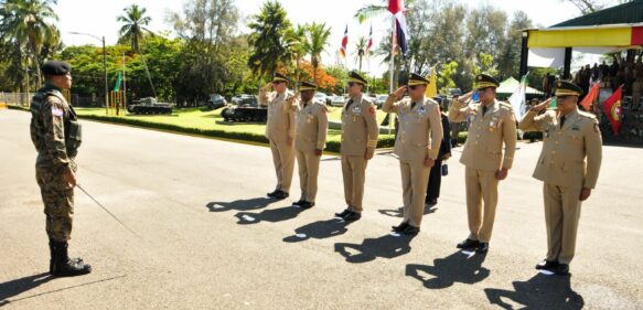 Ejército realiza su ceremonia de traspaso de mando