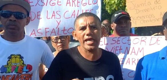 Comunitarios de San Felipe de Villa Mella se mantienen en protesta por asfaltado de sus barrios