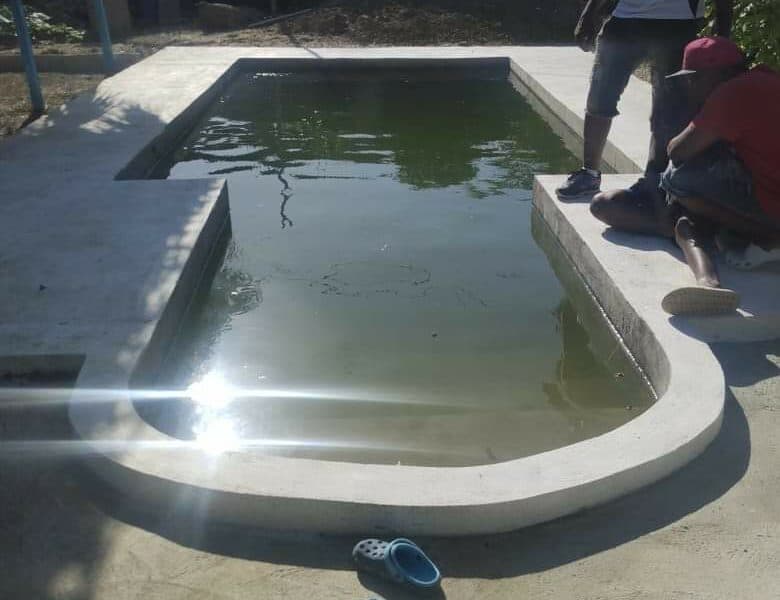 Niño de seis años muere ahogado en piscina de casa de su padre en Barahona