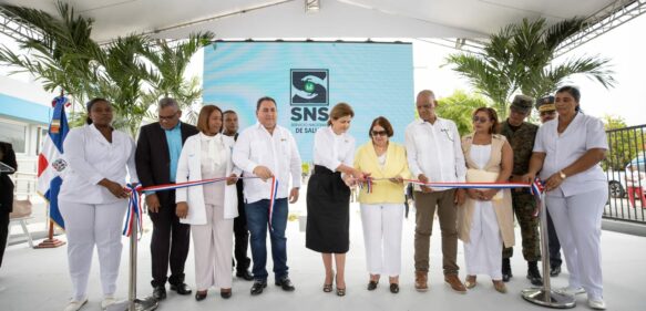 Vicepresidenta entrega remozado Hospital Teófilo Gautier en Las Salinas, Barahona
