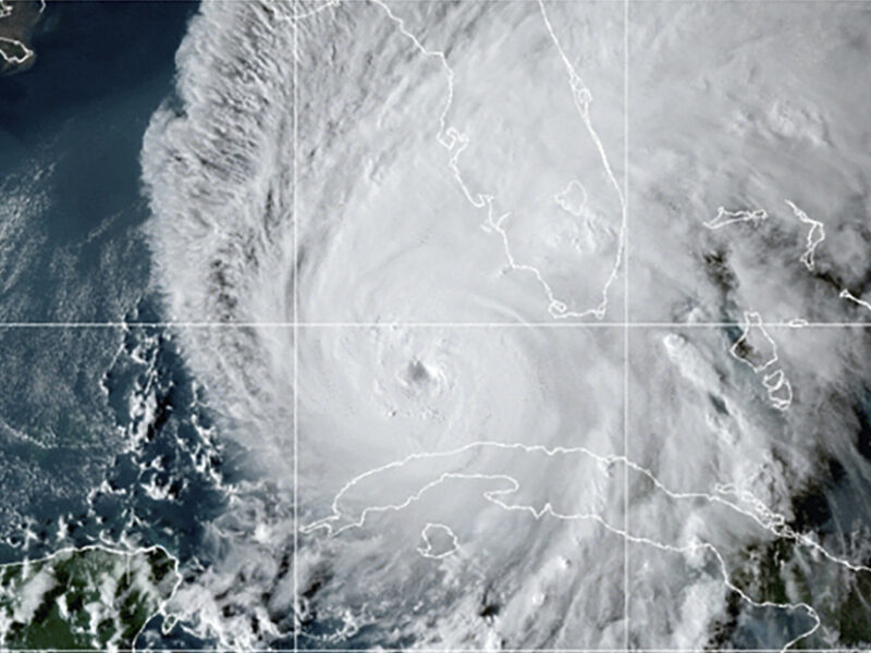 Ian toma fuerza y se convierte en un huracán de categoría 4 mientras se acerca a Florida