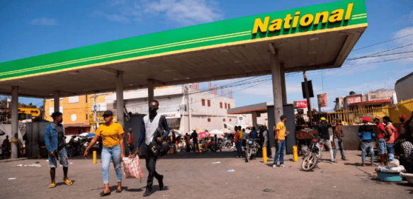 Haití sube los precios de combustibles; hay nuevas protestas