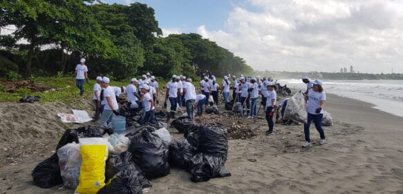 Miles participarán en jornada de limpieza de playas