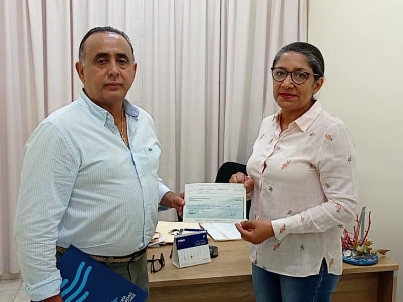 Ministerio de Turismo entrega aporte al ayuntamiento de Río San Juan