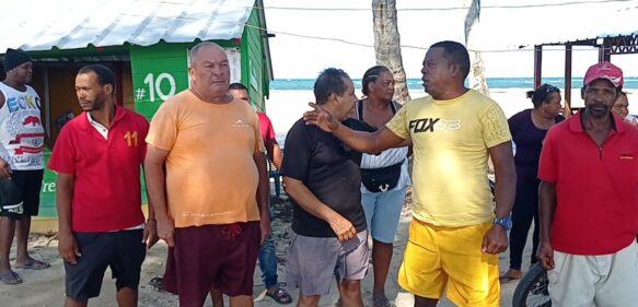 Vendedores de playa Arroyo Salado denuncian los quieren desalojar