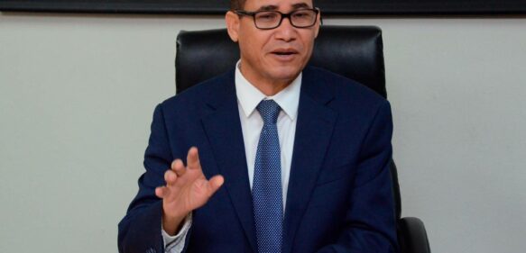 Eddy Olivares deplora las declaraciones de Leonel Fernández sobre eliminación de impuestos para la diáspora dominicana