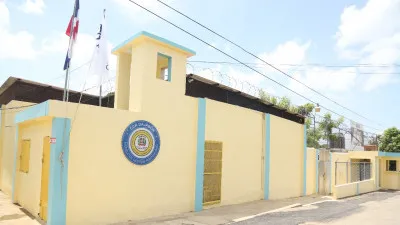 Autoridades buscan tres reclusos que se fugaron de un centro en Dajabón