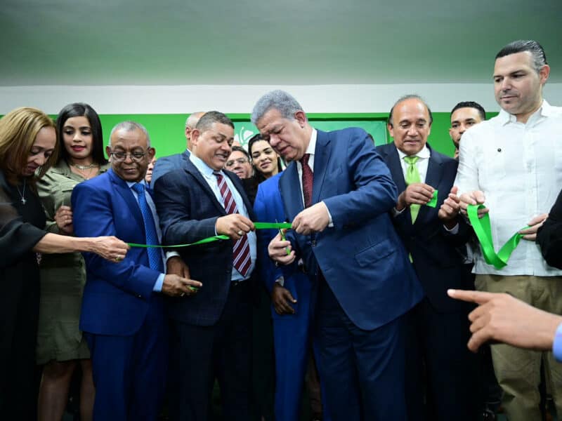 Leonel Fernández inaugura “la Casa del Pueblo Gustavo Rodríguez en Nueva York”