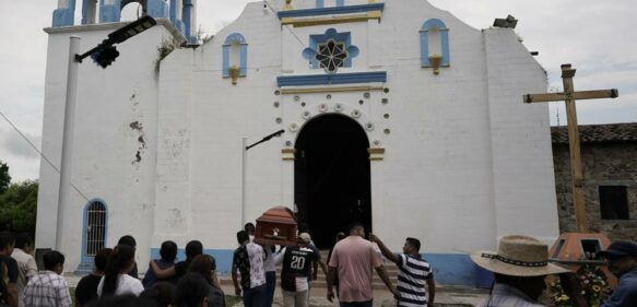 Acribillan ayuntamiento del sur de México; hay 20 muertos