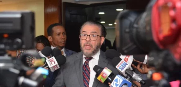Guillermo Moreno: PRM gastó RD$80 millones en acto reeleccionista de Abinader en Santiago
