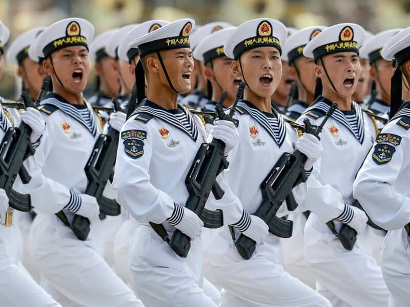 Ejército chino “siempre está en máxima alerta” para defender reunificación con Taiwán