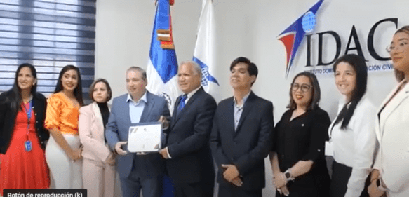 Asociación Dominicana de Tripulantes resalta auge de la aviación comercial del país y reconoce al IDAC