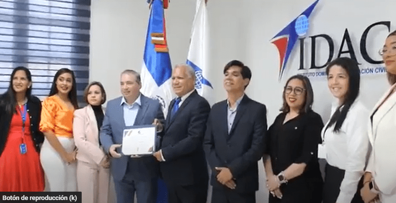 Asociación Dominicana de Tripulantes resalta auge de la aviación comercial del país y reconoce al IDAC