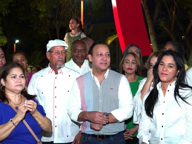 Alcalde Abel Martínez hizo entrega parque en el Reparto Oquet