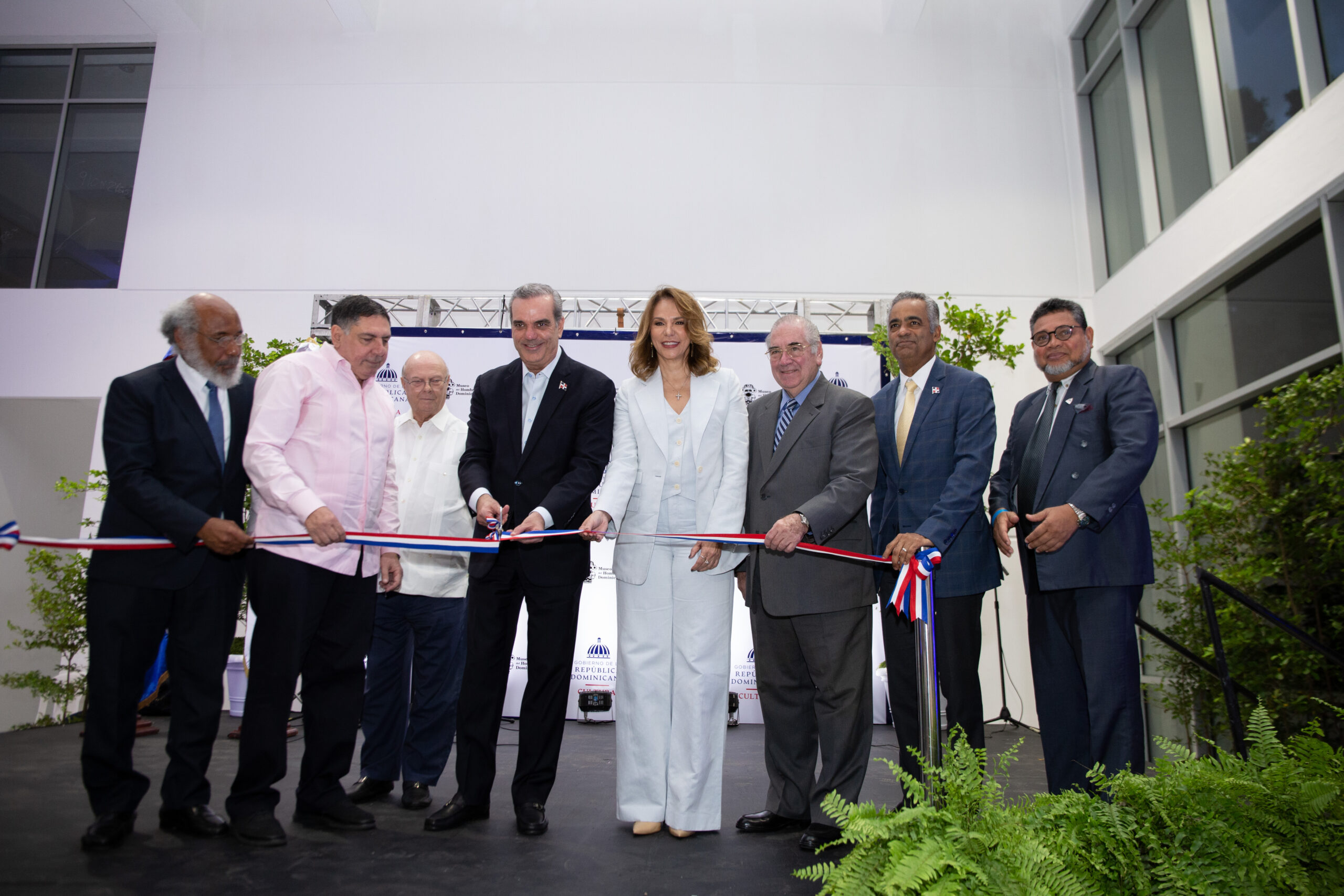 Presidente Luis Abinader encabeza acto de reapertura del Museo del Hombre Dominicano