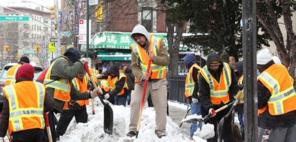 Busca trabajadores temporales en Nueva York para limpiar nieve