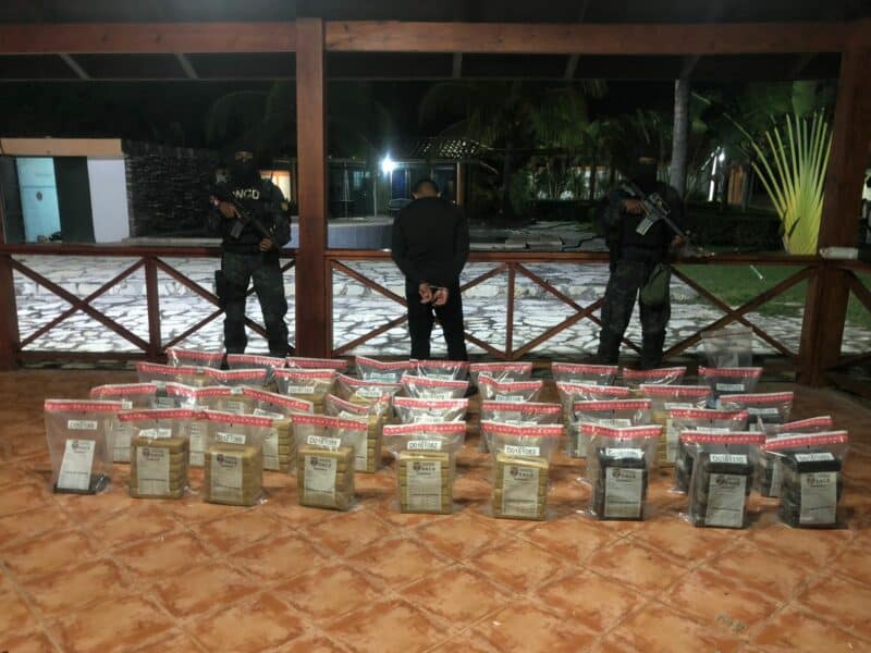 Confiscan otros 239 paquetes; van casi 27 toneladas de drogas este año