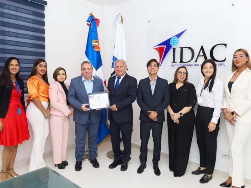 Resaltan auge de la aviación comercial del país y reconoce al IDAC