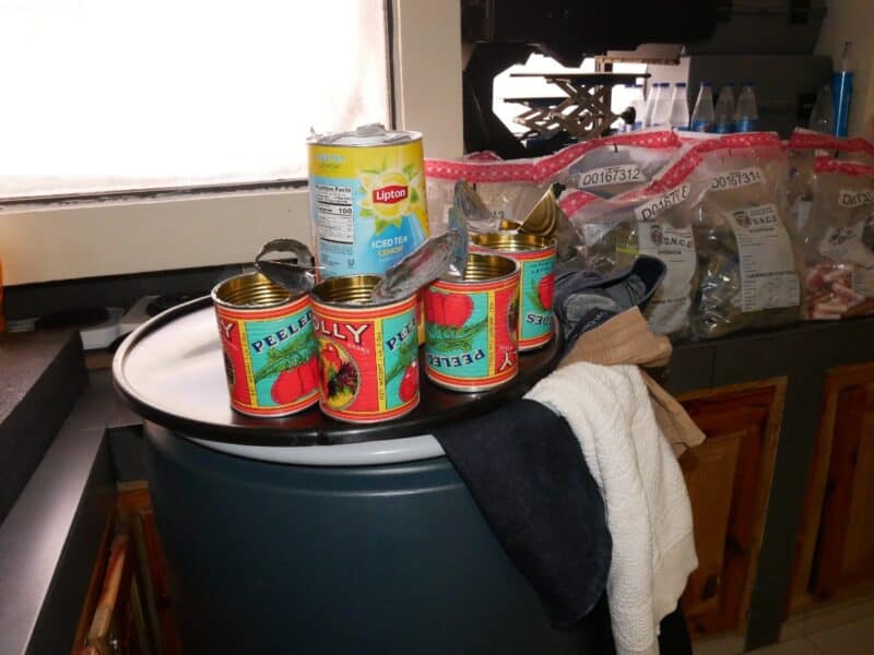 DNCD ocupa 213 latas de marihuana que simulaban ser tomate en Puerto de Haina