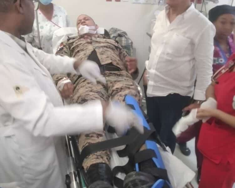Varios miembros del ejército heridos tras accidente en carretera de Polo, Barahona