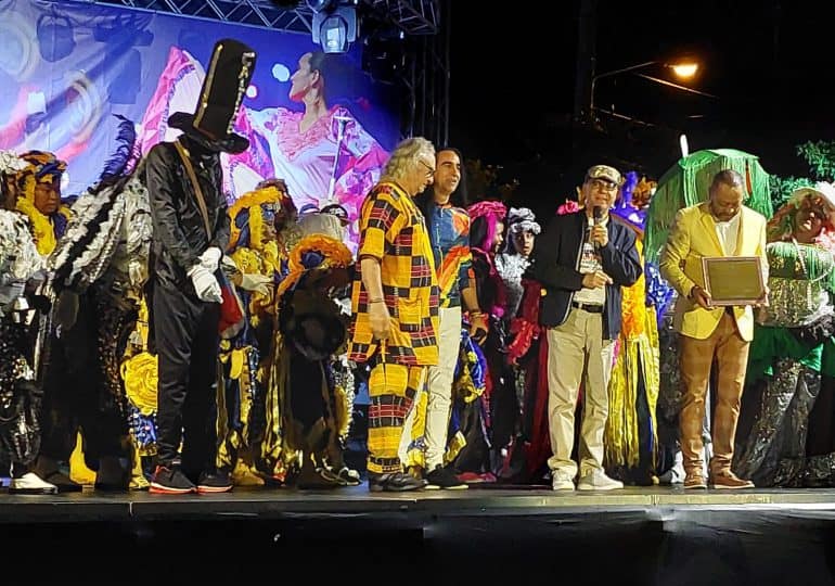 Ritmo, color y alegría en primer día Festival Folklórico Internacional en SDE