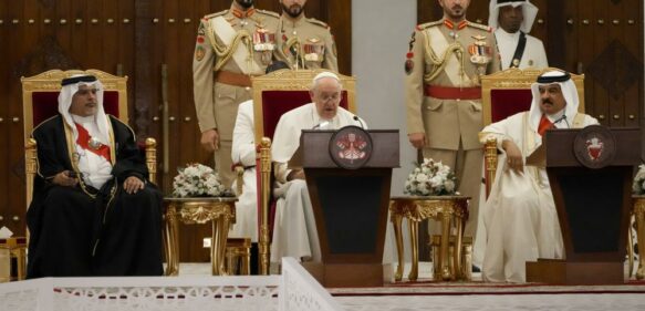 Papa llega a Bahrein y le pide eliminar la pena de muerte