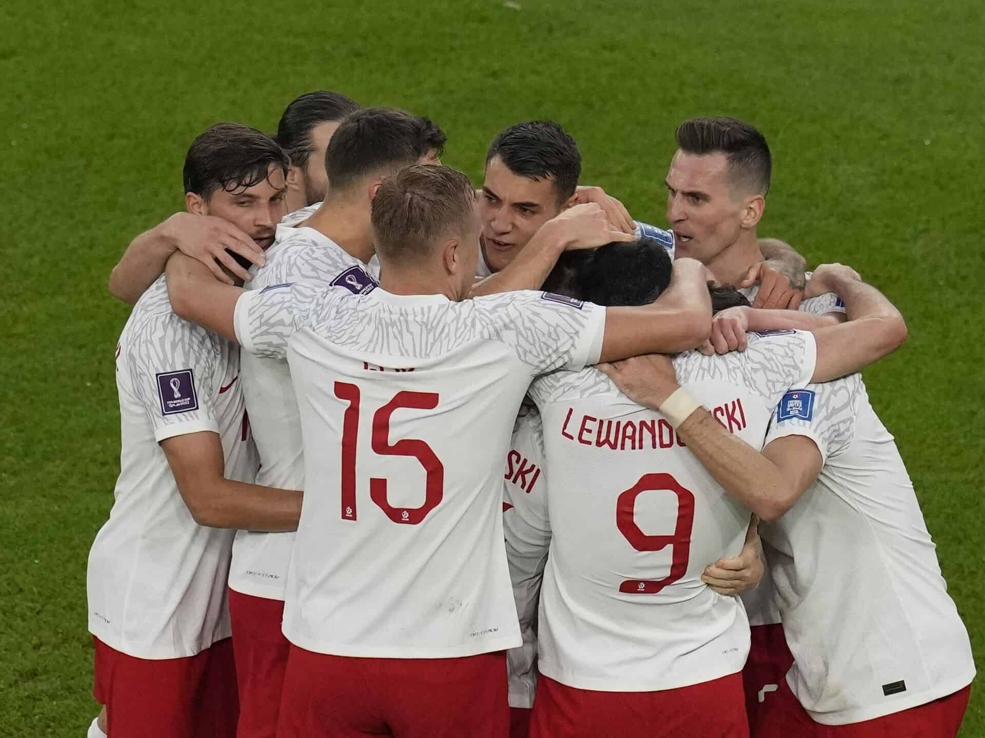 Polonia derrota por 2 a 0 a Arabia Saudita