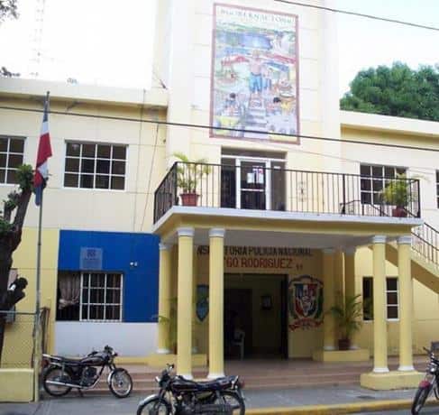 PN apresa conserje de escuela pública acusado de abuso sexual a una estudiante en Santiago