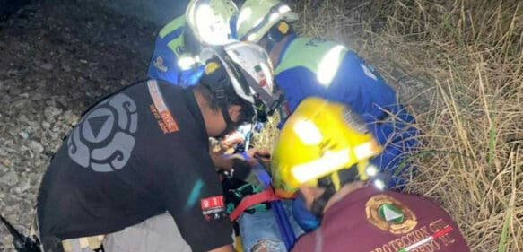 Una joven mexicana sobrevive tras ser arrastrada por un tren cerca de 100 metros