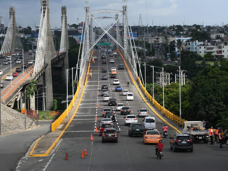 Obras Públicas deja abierto el tránsito por todos los carriles  del remozado puente  Juan Pablo Duarte