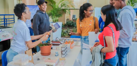 Emprendedores resaltan apoyo de Ministerio de la Juventud por llevar Feria a Higüey