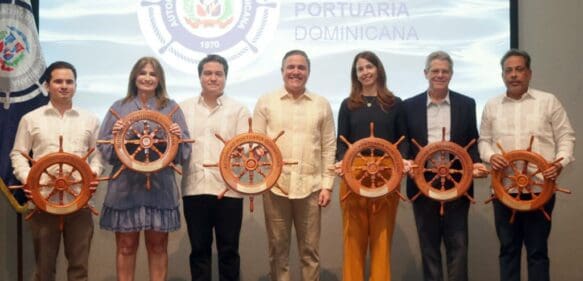 Autoridad Portuaria reconoce labor de miembros de su consejo de administración