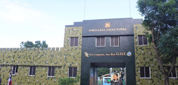 Seguridad y privados de libertad sofocan incendio en fortaleza Juana Núñez de Cotuí