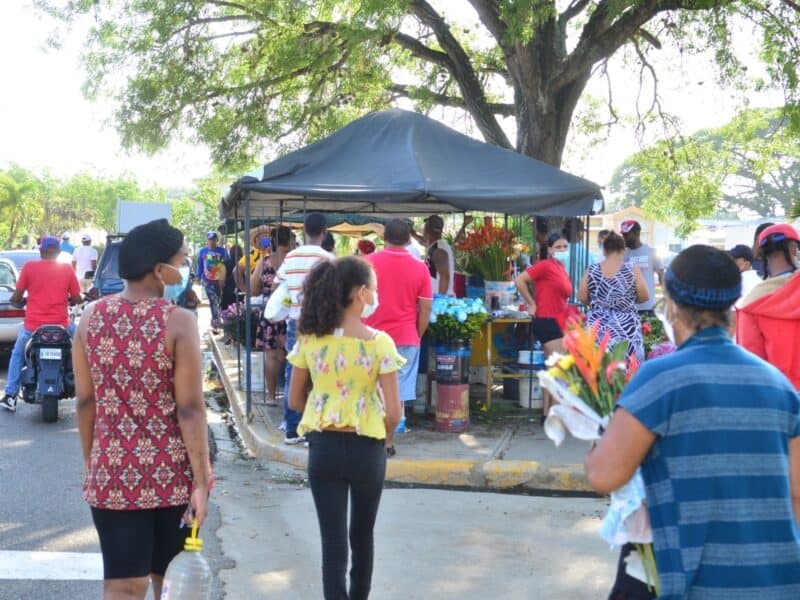 Cementerios de Santiago recibieron a visitantes con motivo del Día de los Fieles Difuntos