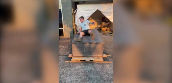 Video: Un joven construye un gigantesco sarcófago para preservar un famoso ‘Snack’