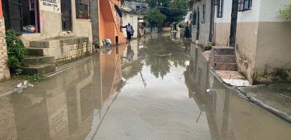 Piden solución definitiva a inundación en calle del barrio El Hoyo de la Mina en Guaricano, SDN