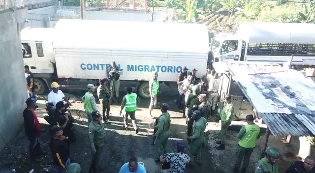 Migración interviene a Bonao en Monseñor Nouel y detiene 188 nacionales haitianos ilegales