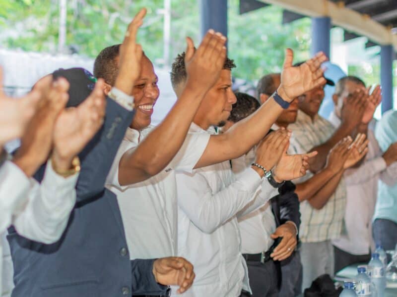 Dirigentes del PLD, PRD, y PRSC en Barahona y San José de Ocoa se juramentan en País Posible