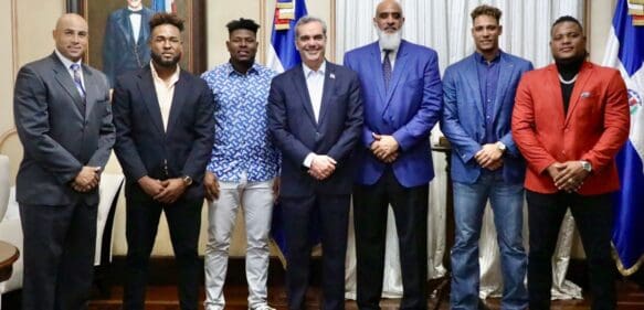 Presidente Luis Abinader se reúne con jugadores de Grandes Ligas