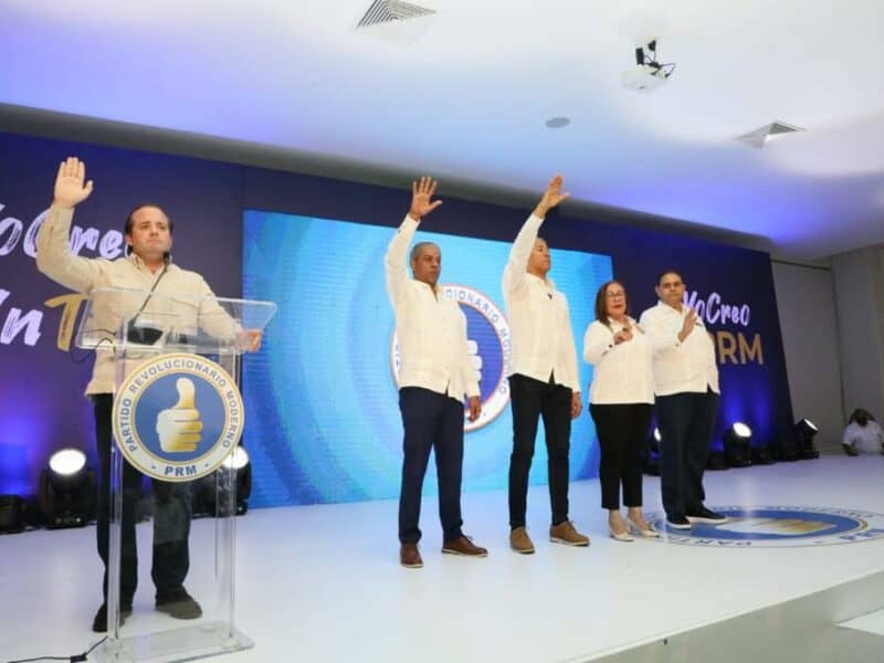 PRM juramenta sus nuevas autoridades en Santiago