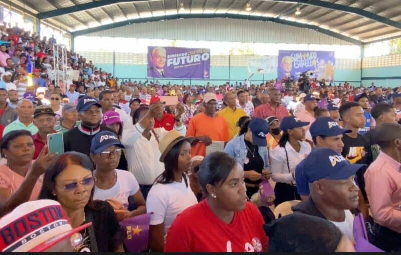 Cientos de personas se juramentan en el PLD en San Juan