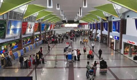 Ordenan aumento del personal de servicios en los aeropuertos por Navidad