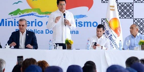David Collado anuncia aumento salarial para agentes Politur 
