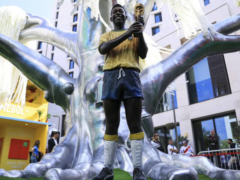 Conmebol propone a Brasil cambiar el escudo de la selección en honor a Pelé