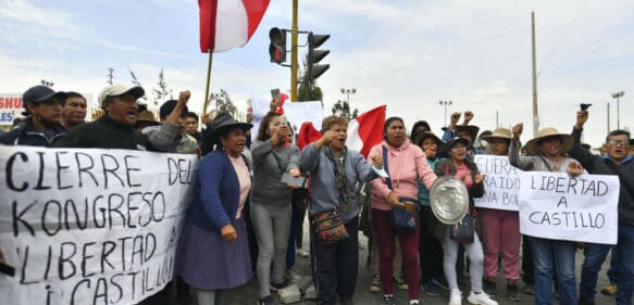 Manifestantes toman el aeropuerto de Arequipa para exigir la renuncia de Boluarte