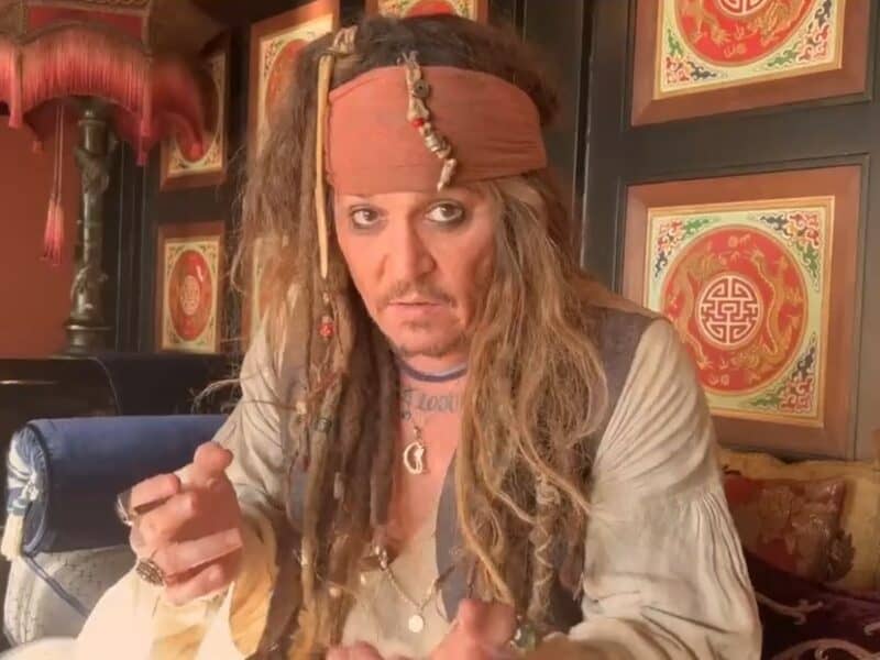 Johnny Depp reaparece como Jack Sparrow y envía un mensaje a un niño gravemente enfermo de 11 años