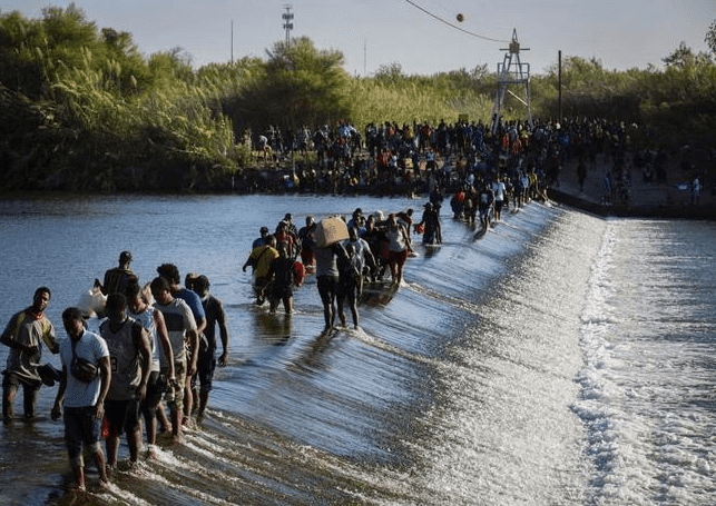 EEUU aconseja a migrantes no cruzar la frontera por frío extremo