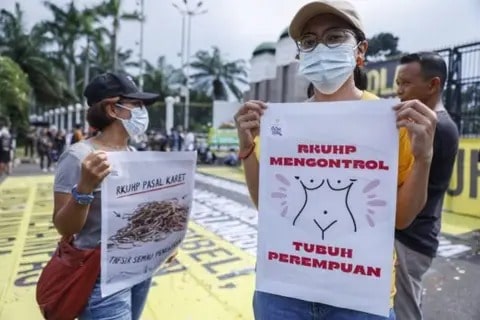 Indonesia aprueba una reforma penal que prohíbe el sexo fuera del matrimonio