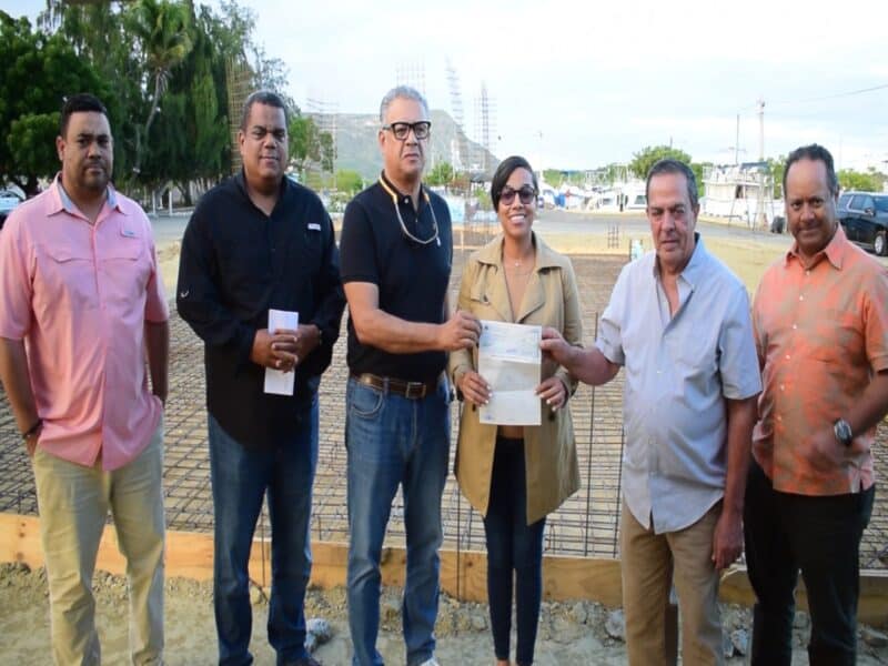 Abinader entrega 4 millones de pesos para inicio de remodelación Club Náutico Montecristi