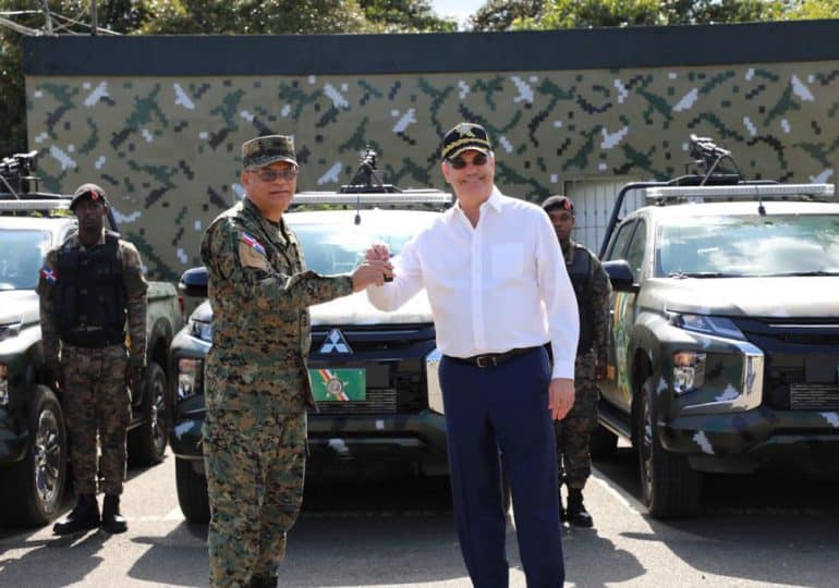 Abinader entrega 40 vehículos al Ejército en refuerzo a la seguridad fronteriza